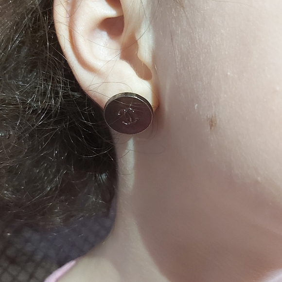 3/$140 CHANEL UPCYCLED EARRINGS ANTIQUE SILVER - Picture 3 of 8